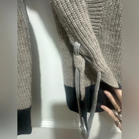Label + Thread Tan and Black Pullover Wool Blend Sweater Size XS EUC - Picture 3 of 3